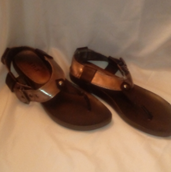 Women's sandals gently worn - Picture 2 of 2